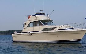Boat B&B Chris Craft